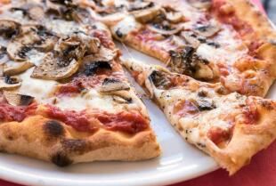 Lunch Bar i Pizzeria Wolański: Historia pizzy – skąd wzięła się jej popularność?