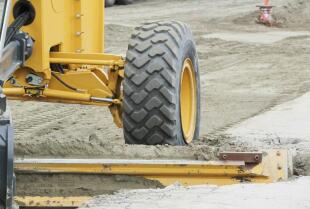 Wykorzystanie równiarek drogowych w modernizacji i budowie dróg