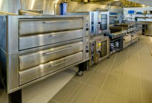 Urządzenia gastronomiczne – klucz do efektywności kuchni