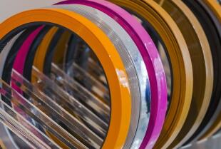 Taśmy z tworzyw sztucznych w modzie – Tech-Band