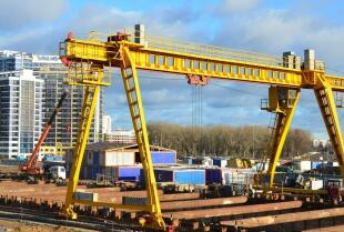 Wynajem dźwigów w przemyśle stoczniowym – GTDZ Usługi dźwigowe