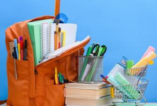 Papierowe drobiazgi, które naprawdę przydają się w domu i szkolnym plecaku