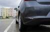 Kolizja na osiedlowym parkingu, stłuczka i awaria — co chronią polisy kierowcy w Łodzi